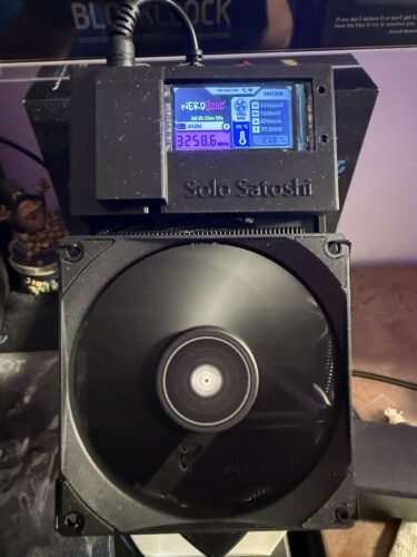 NerdQAxe+ - 2.5 TH/s - 60 Watts photo review