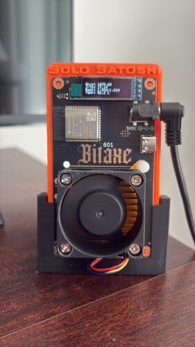 Bitaxe Gamma – 1.2 TH/s – 18 Watts photo review