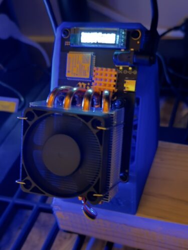 Bitaxe Gamma – 1.2 TH/s – 18 Watts photo review