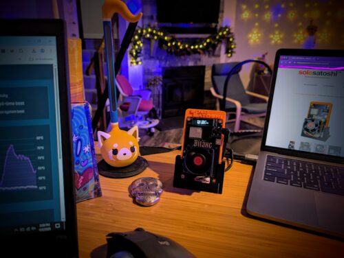 Bitaxe Gamma – 1.2 TH/s – 18 Watts photo review