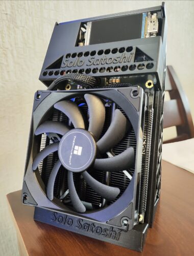 NerdQaxe++ Bitcoin Solo Miner photo review