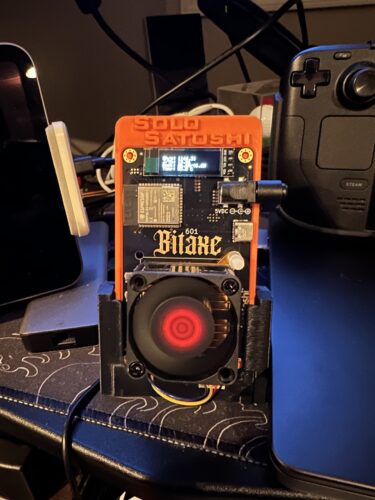 Bitaxe Gamma – 1.2 TH/s – 18 Watts photo review