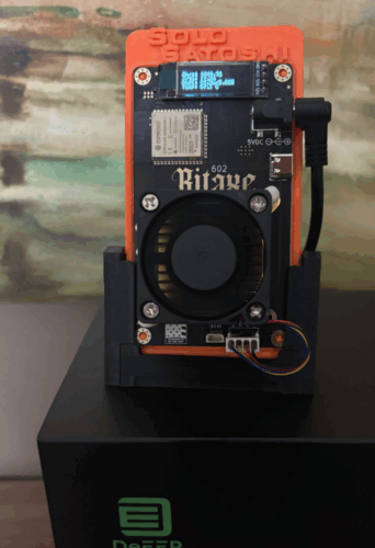 Bitaxe Gamma – 1.2 TH/s – 18 Watts photo review