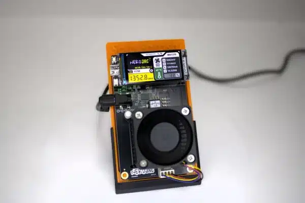 Nerdaxe Gamma Bitcoin Solo Miner – live hash-rate display