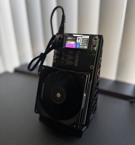 NerdQaxe++ Bitcoin Solo Miner photo review