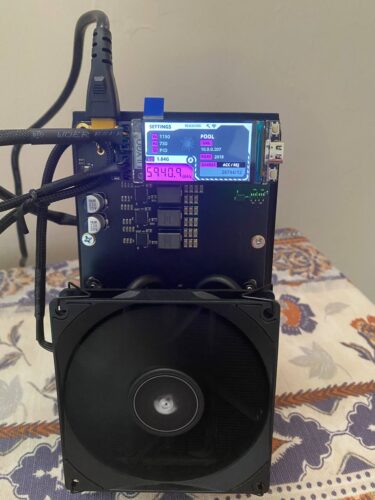 NerdQaxe++ Bitcoin Solo Miner photo review