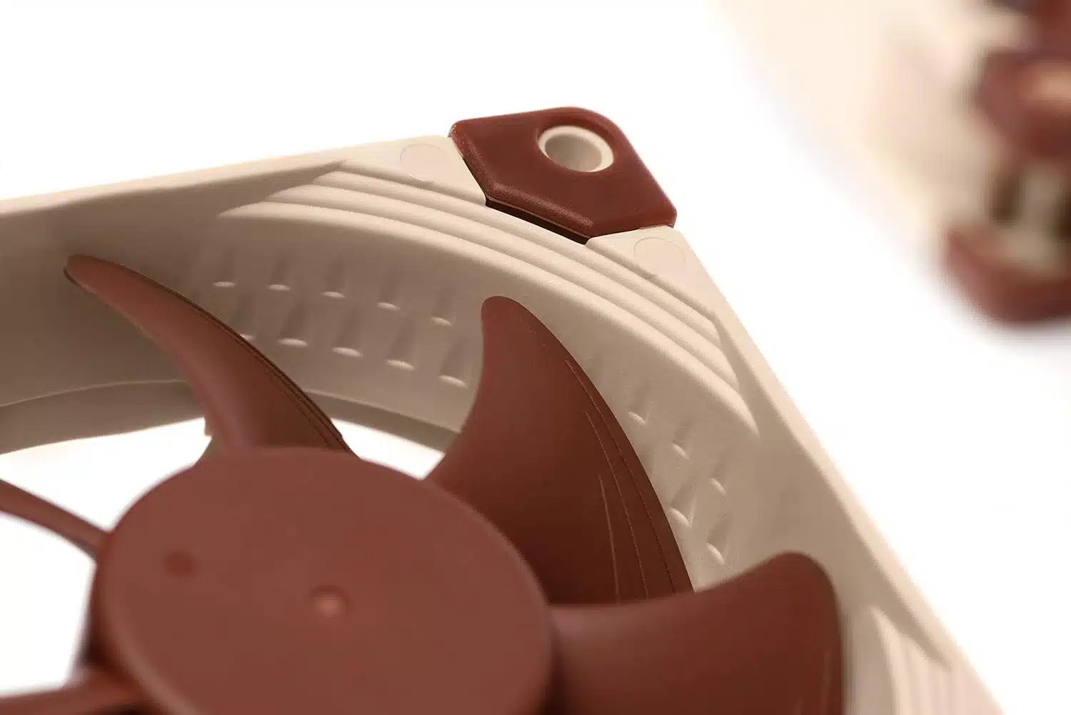 Noctua NF-A8 PWM, Premium Quiet Fan, 4-Pin (80mm, Brown) - Image 4