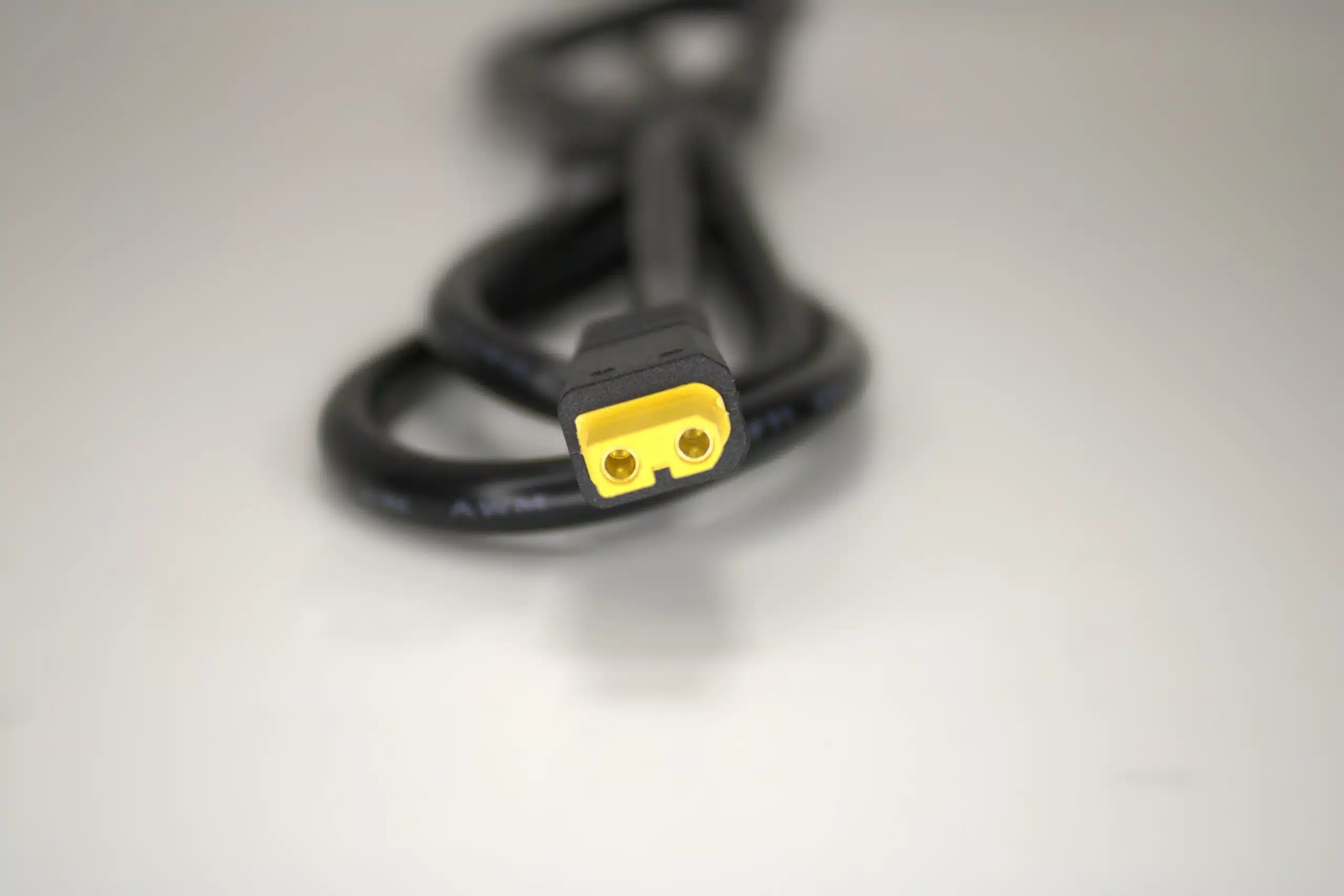 XT30 Female Pigtail 1 Meter 18 AWG - Solo Satoshi