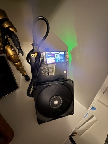 NerdQaxe++ Bitcoin Solo Miner (Revision 7) photo review