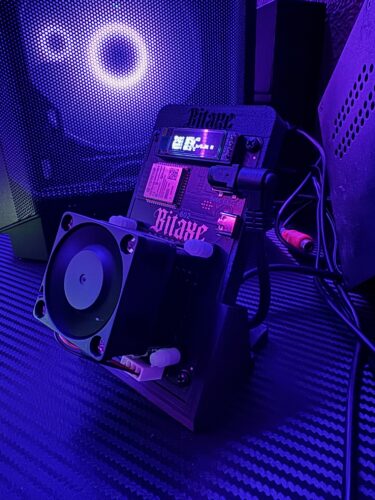 Bitaxe Gamma Bitcoin Solo Miner photo review