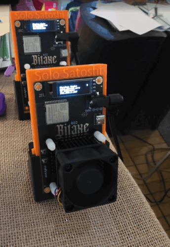 Bitaxe Gamma Bitcoin Solo Miner photo review