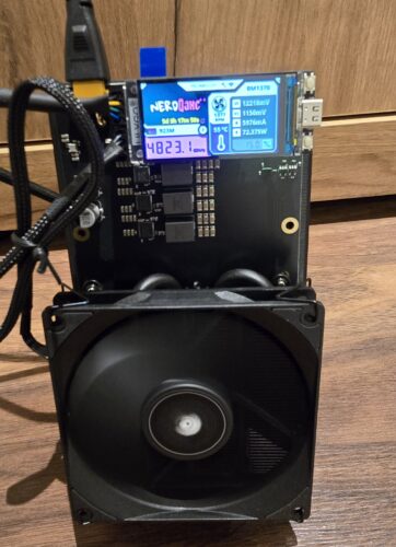 NerdQaxe++ Bitcoin Solo Miner (Revision 7) photo review