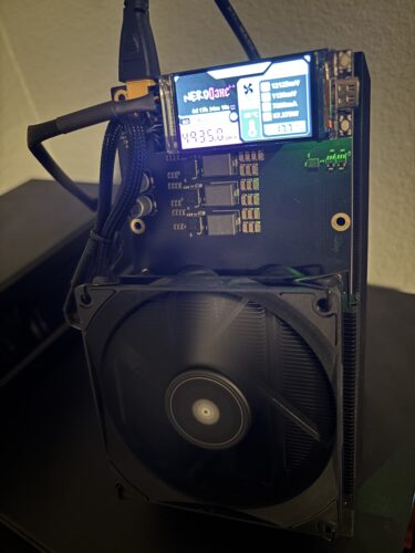 NerdQaxe++ Bitcoin Solo Miner (Revision 7) photo review