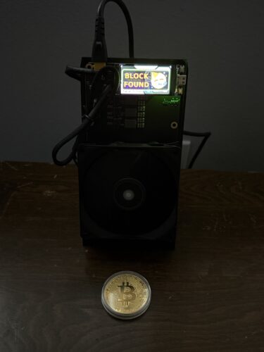 NerdQaxe++ Bitcoin Solo Miner (Revision 7) photo review